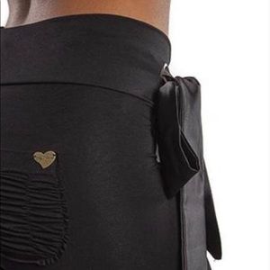 Cute booty leggings with adjustable tie side bow